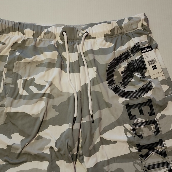 Ecko Unltd White Turbo Tiger Camo Shorts - Picture 3 of 6